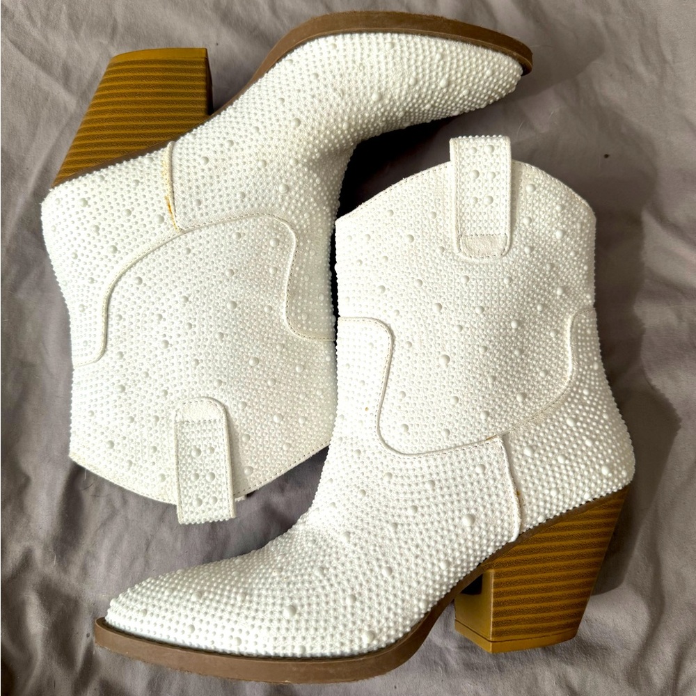 Sparkly white cowgirl boots